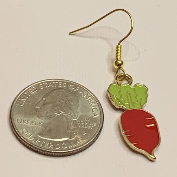 Beet Earring, Vegetable Earring, Funny Food Earring, Gift Idea, Silly Earring - Picture 3 of 4